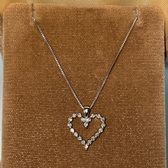 Solid Stamped 14K White Gold Natural Diamond Heart Pendant Box Chain Necklace - Picture 12 of 15